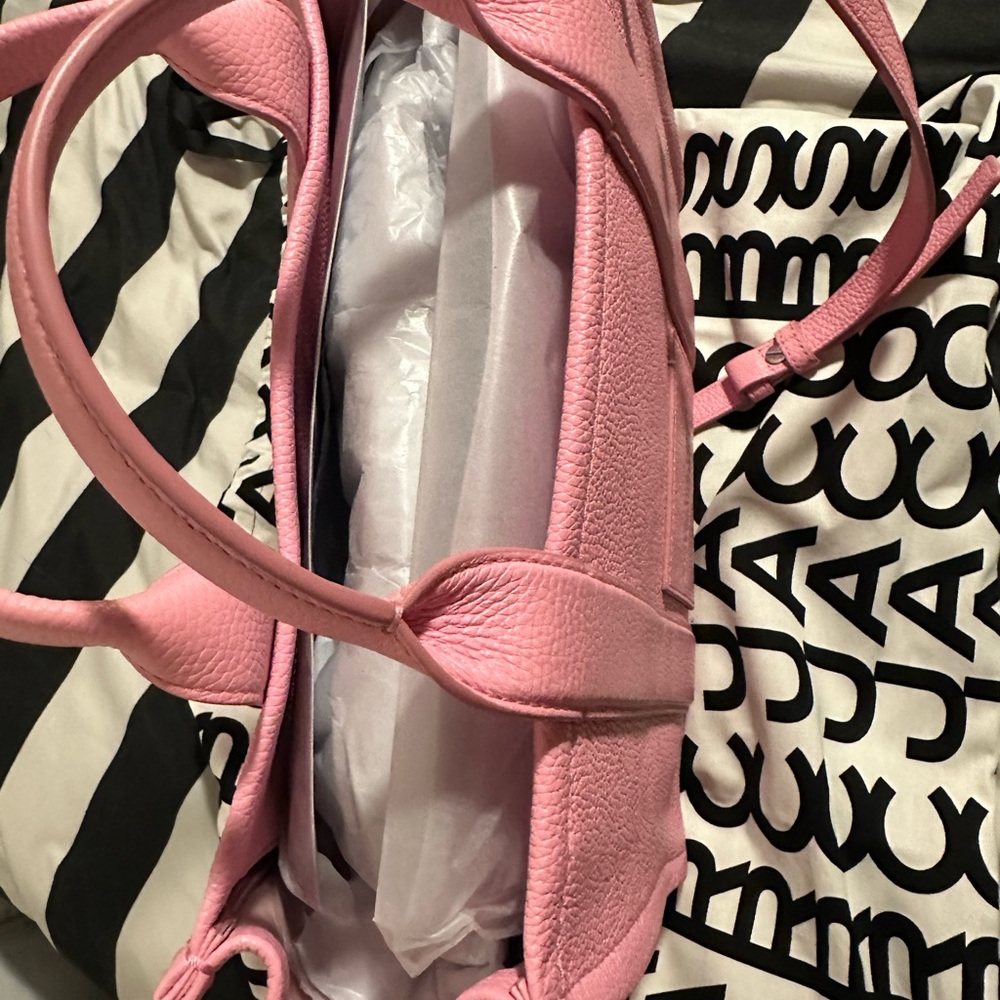 Marc Jacobs medium Pink The Totebag Pebbled Leather Satchel - Picture 4 of 9